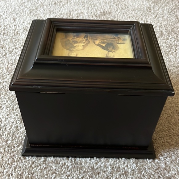 Picture Box - Picture 4 of 9